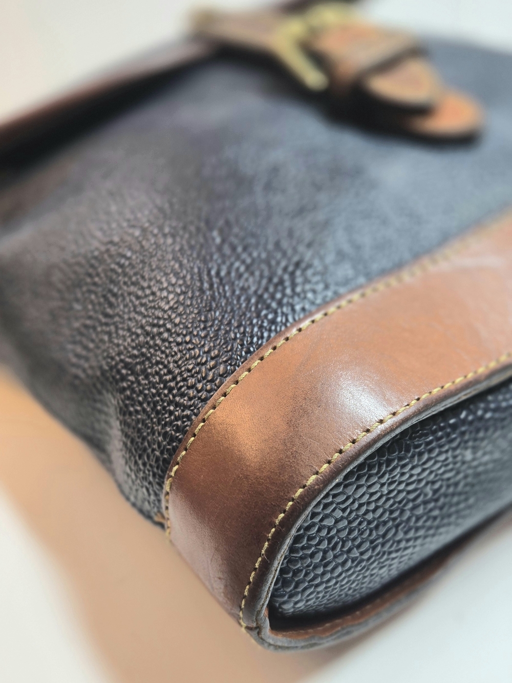Vintage Mulberry Crossbody Bag Black Scotchgrain Leather Brown Trim - Picture 3 of 11